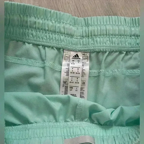 ADIDAS- Original Women’s 3- stripes Shorts sS - Picture 3 of 5
